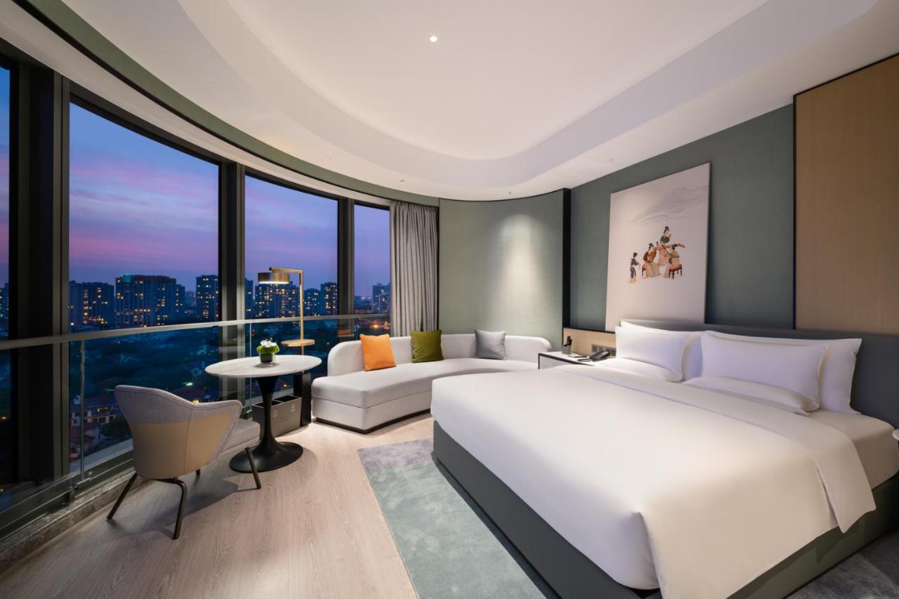 Novotel Shanghai Caohejing Exterior foto