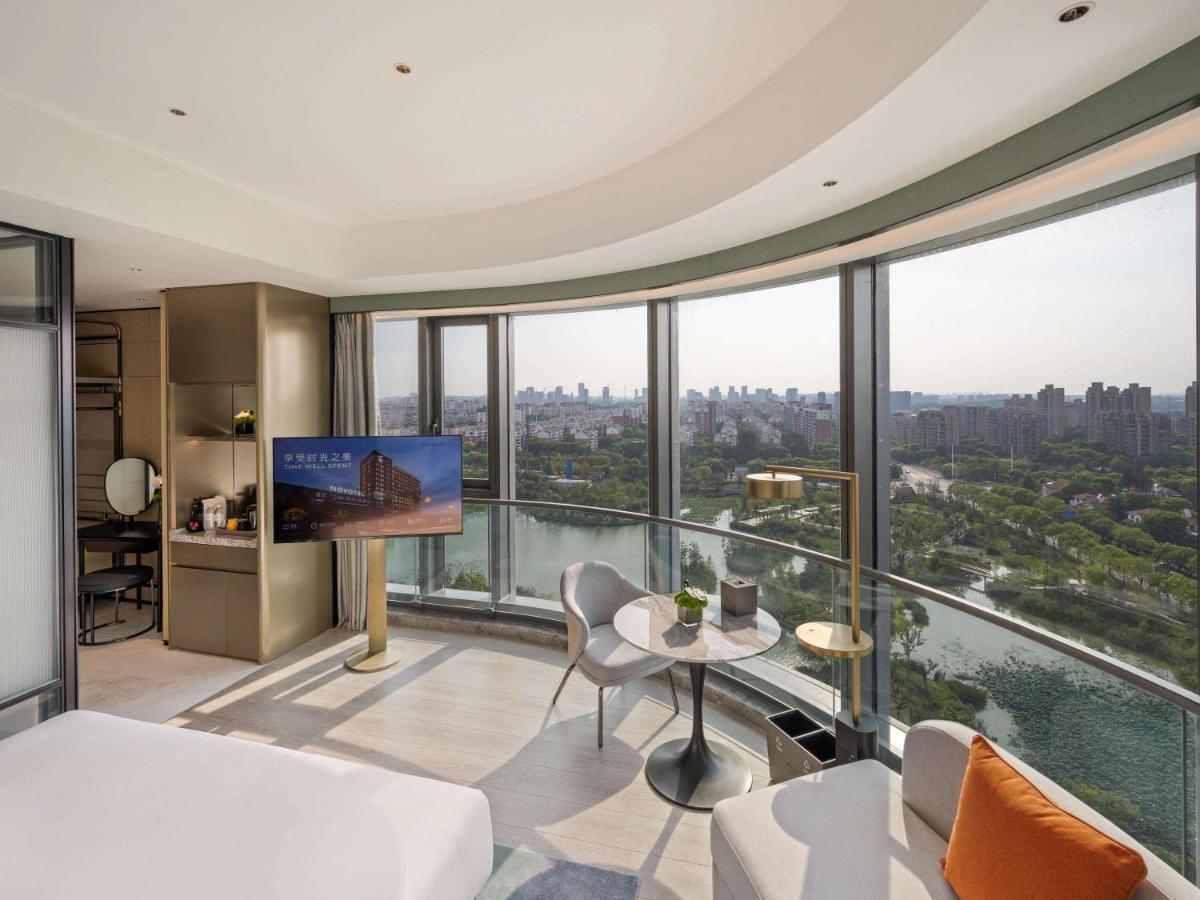 Novotel Shanghai Caohejing Exterior foto