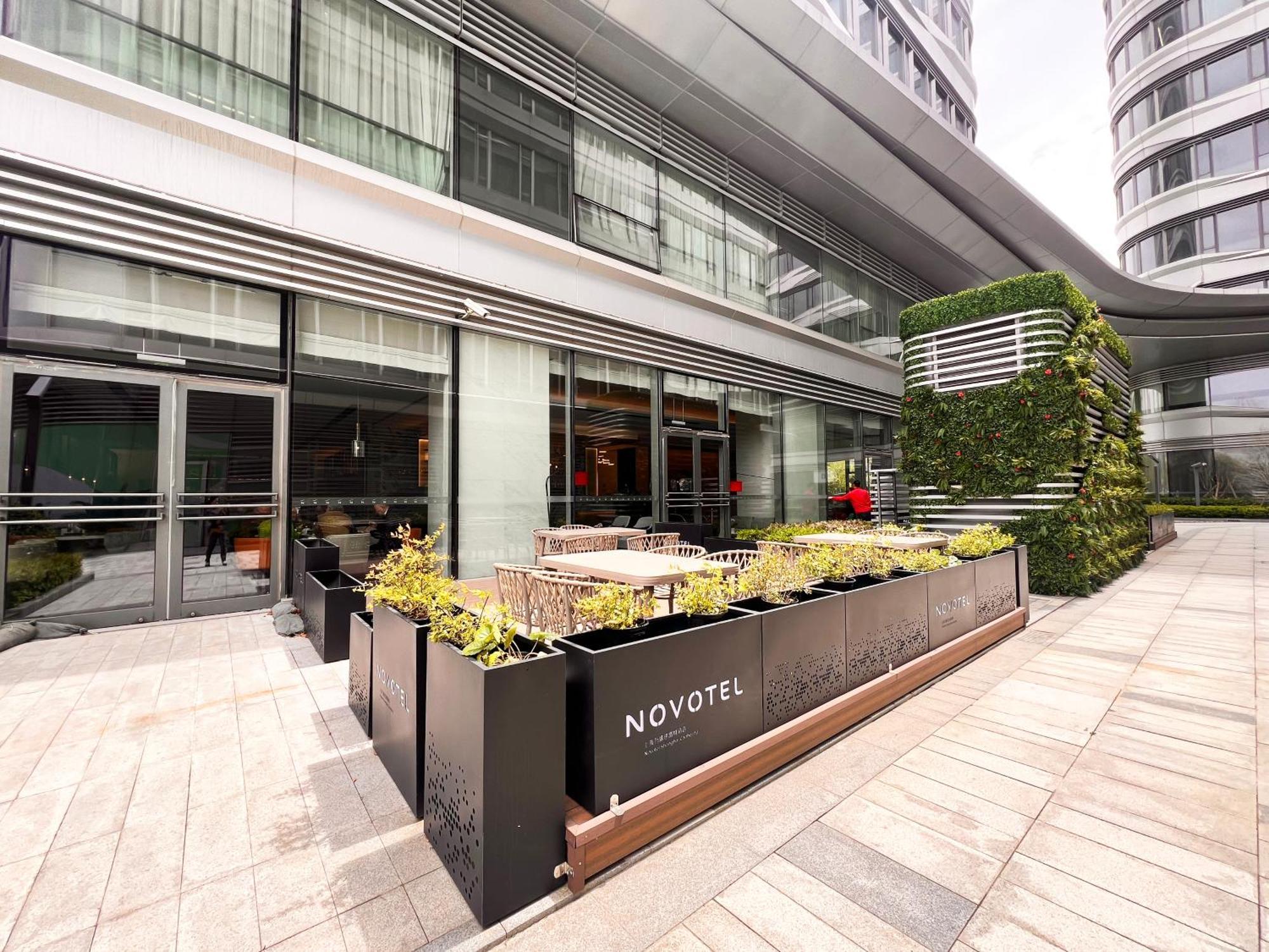 Novotel Shanghai Caohejing Exterior foto